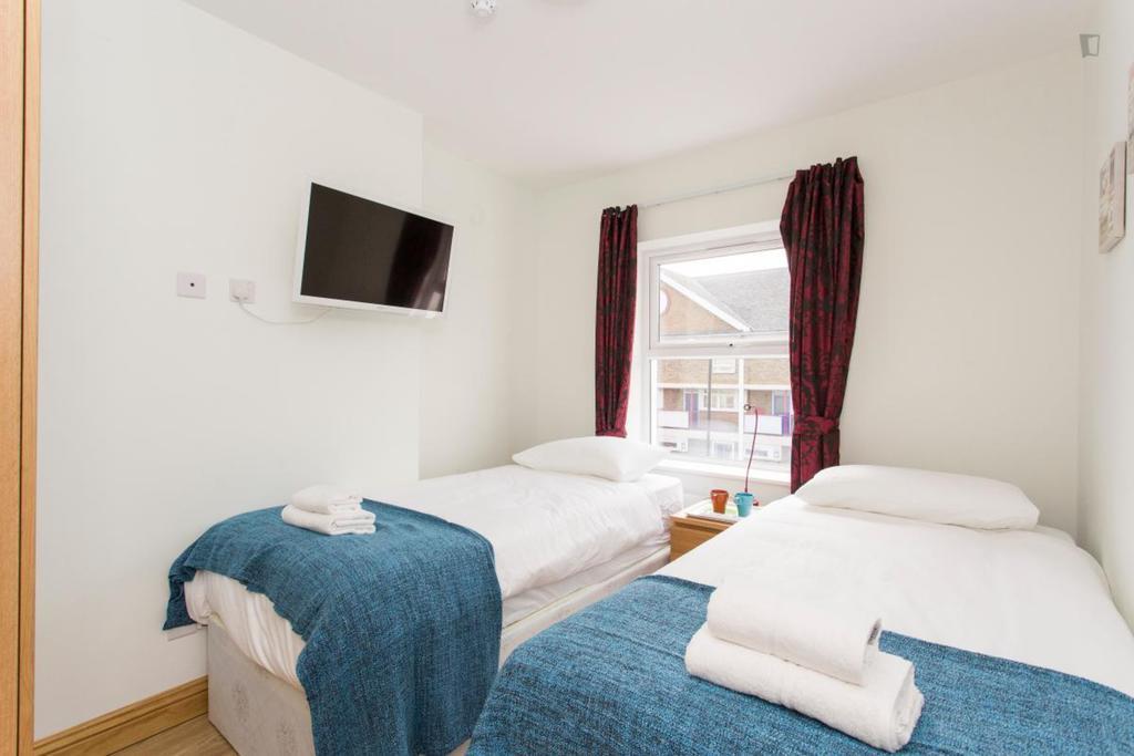 406 Harrow Otel Londra Oda fotoğraf