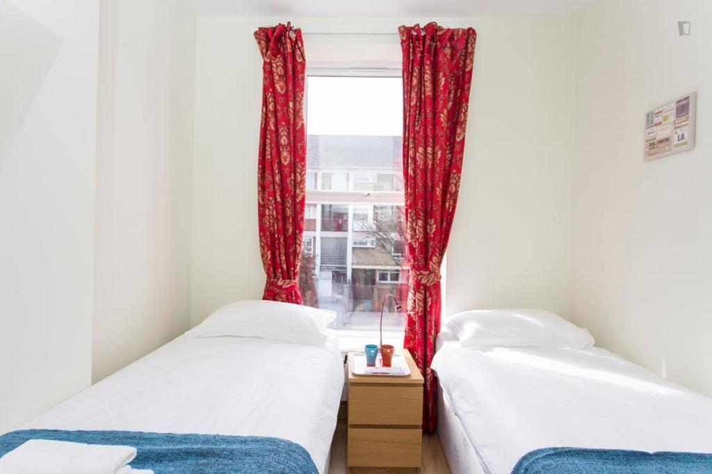 406 Harrow Otel Londra Oda fotoğraf